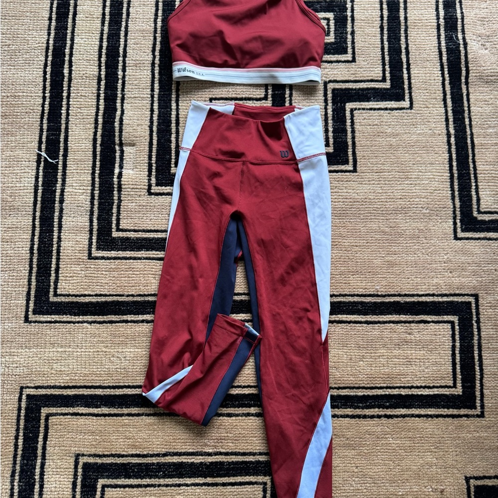 Wilson athletic set comes with top and bottom